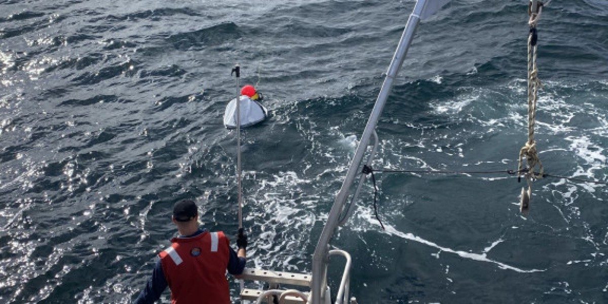 A SAR4SaR floating radar reflector deployed in the sea beside a vessel during a trial